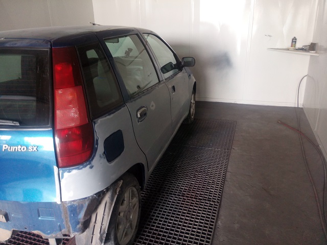 fiat punto στον φούρνο βαφής επισκευή φαναρτζής